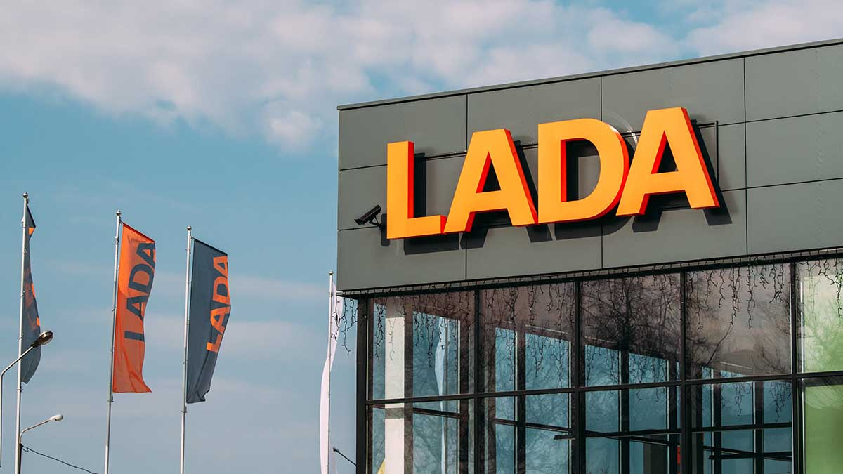 ǻ         Lada Azimut