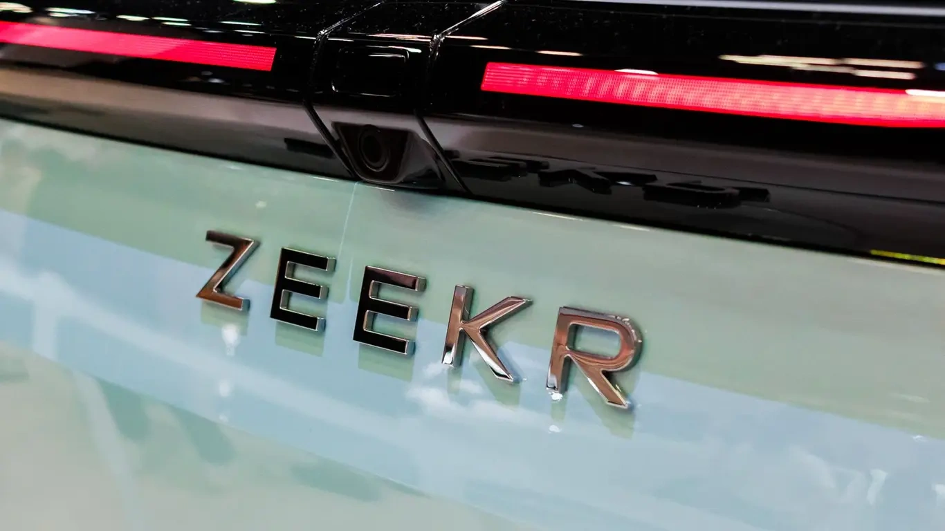 Zeekr  20 000     Zeekr 7X  