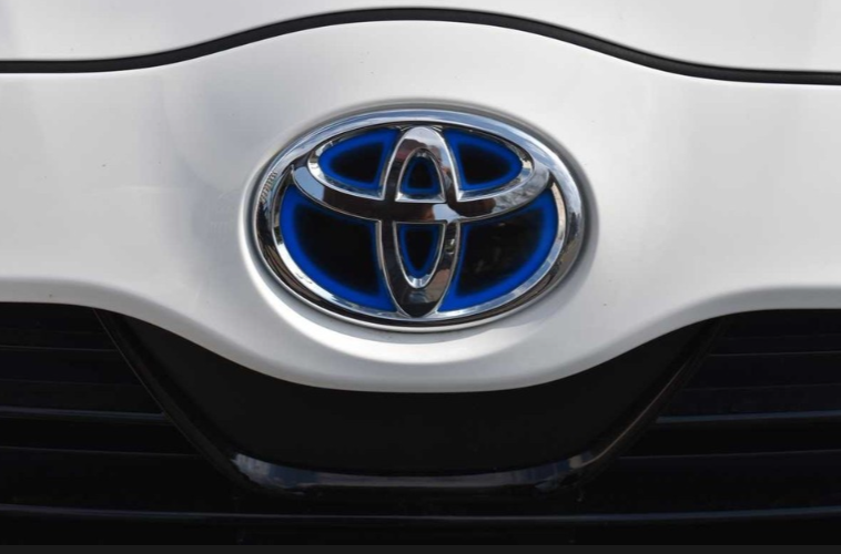 � �� �������� � ������� ���������� ���� RAV4: ������� ����� � ��� ����������