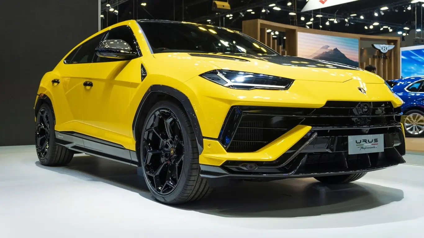 Lamborghini Urus     2026     