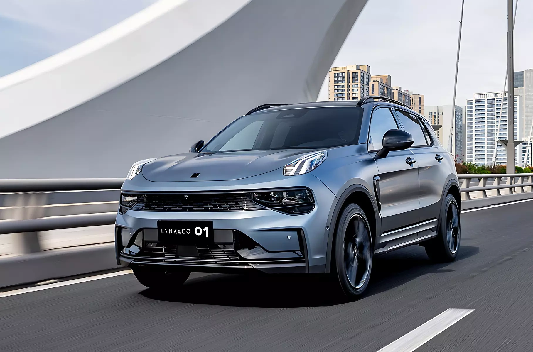  :  Lynk & Co 01      