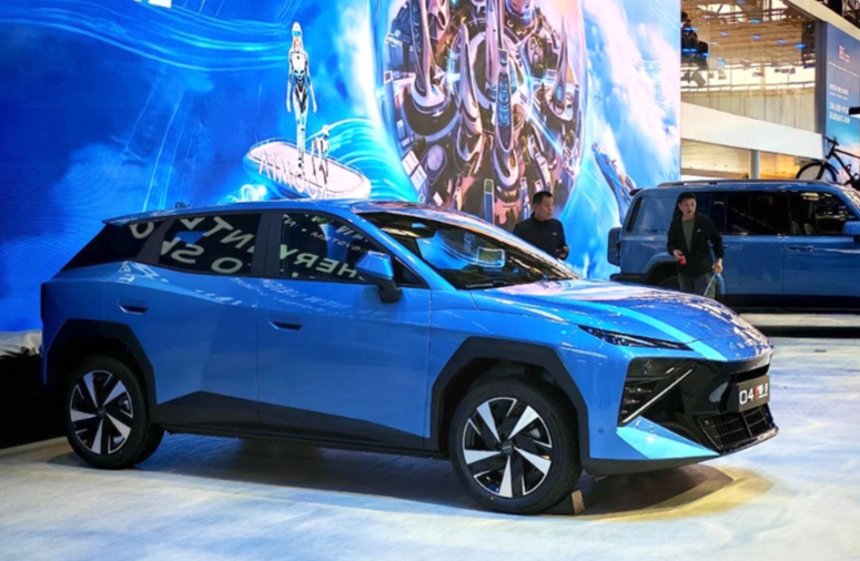 ����������� ��������� Omoda 4, ������� ���� � ������