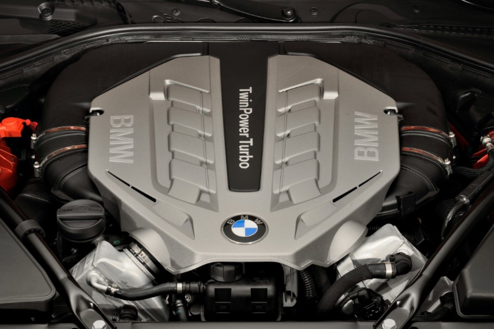   BMW ,     