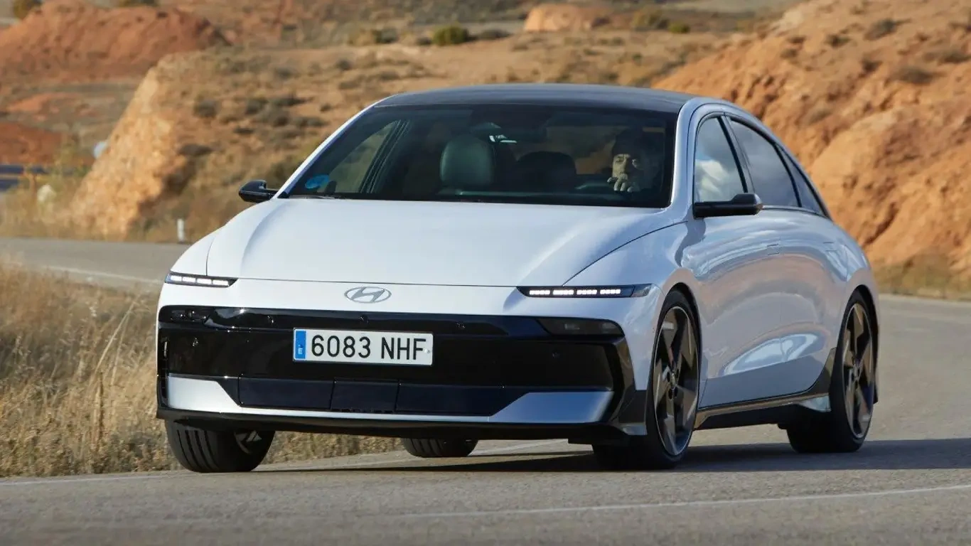 Hyundai IONIQ 6   , 800-     