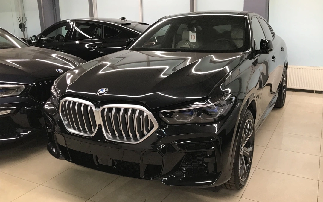    BMW  .   