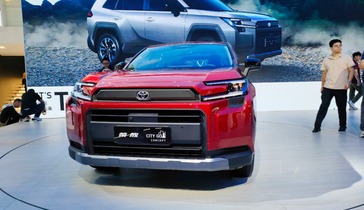 Toyota ����� ��������� ����� ������ ��������� RAV4 � �������