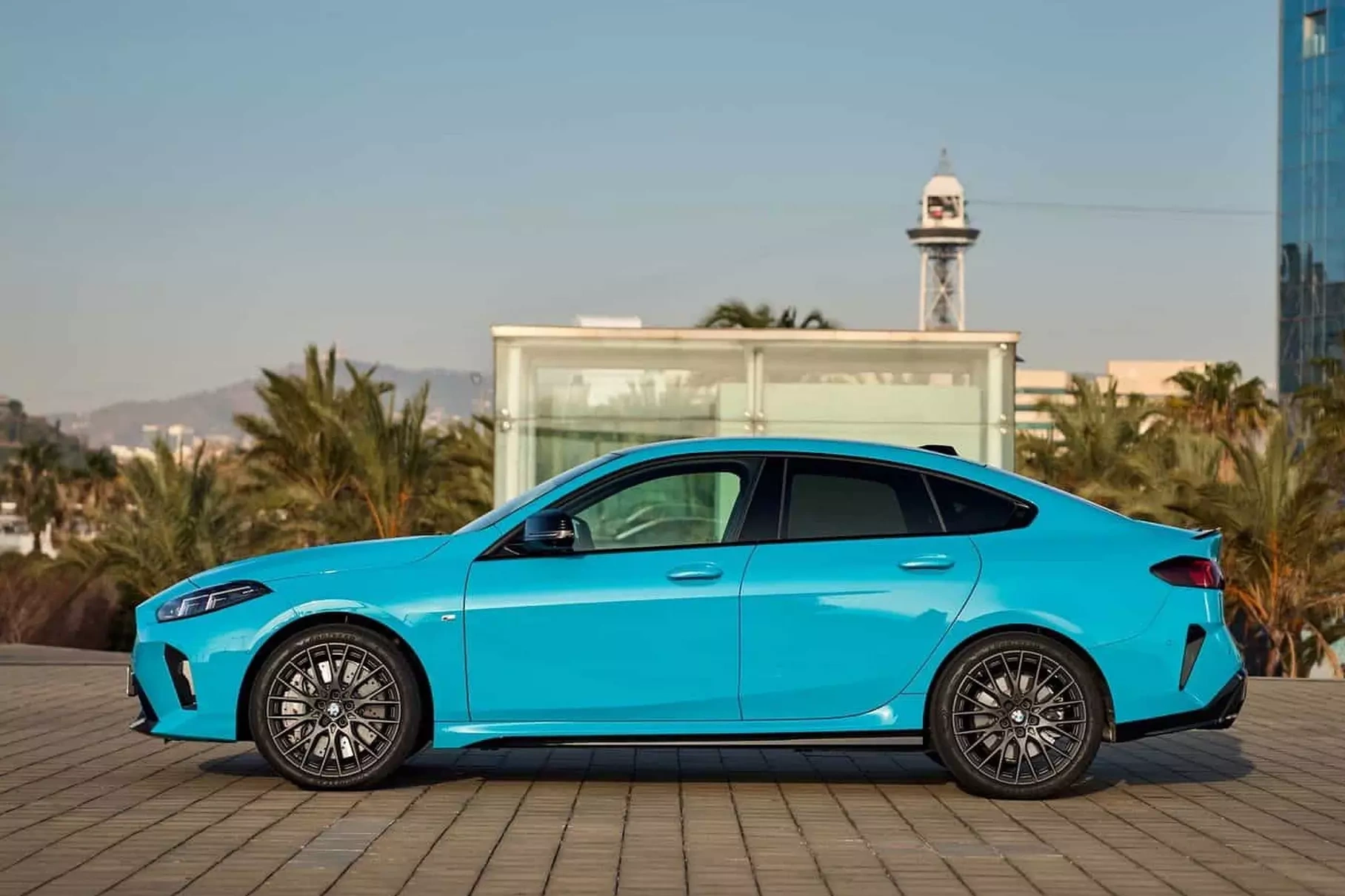  BMW i2    