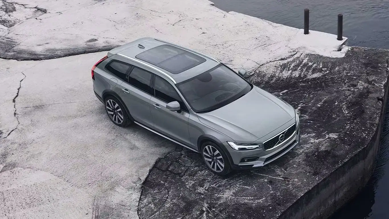      - Volvo V90 Cross Country:   