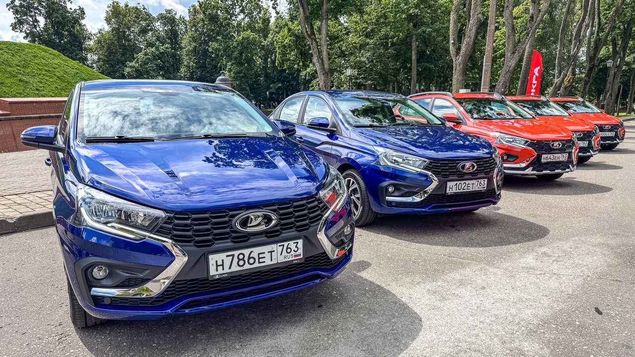 Автостат: Lada Iskra в июне впервые вошла в ТОП-3 самых продаваемых моделей Lada