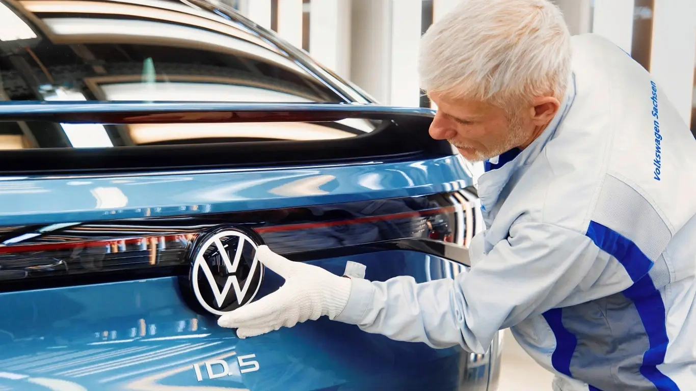  : Volkswagen       