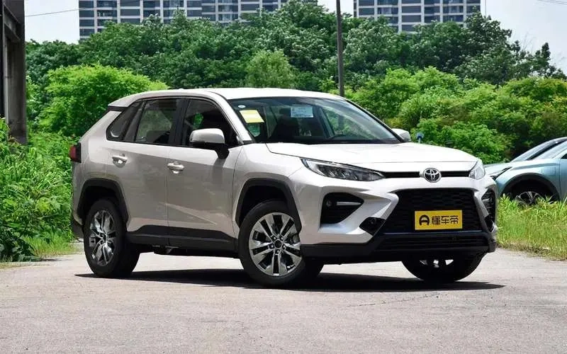      Toyota:  RAV4    