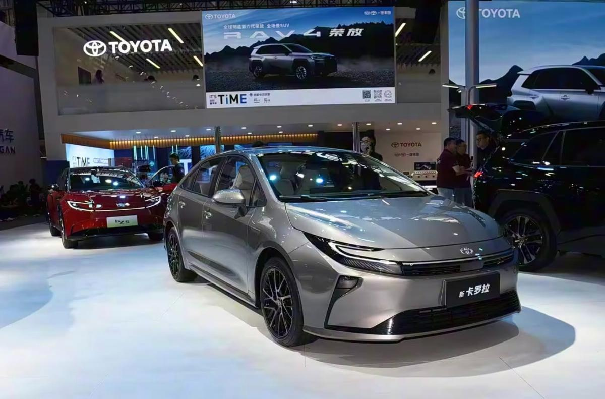 Совершенно новую Toyota Corolla представят в Китае 21 декабря