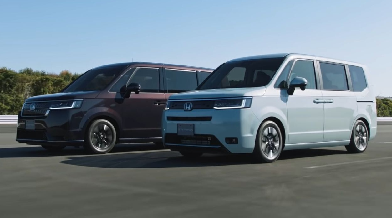 � ������ ��������� � ������� ����� �������� Honda Stepwgn Air � Spada �� ������