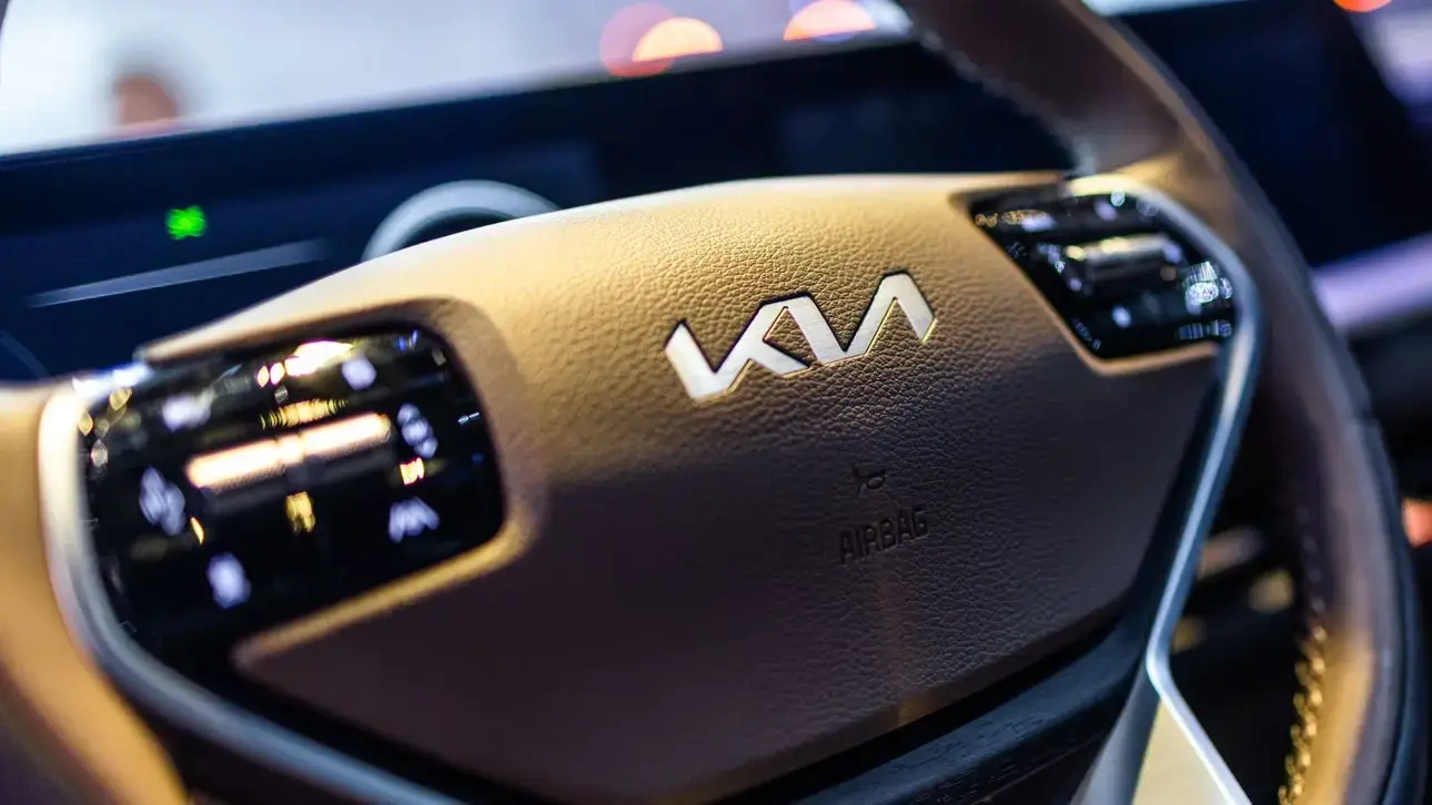 Kia       :   