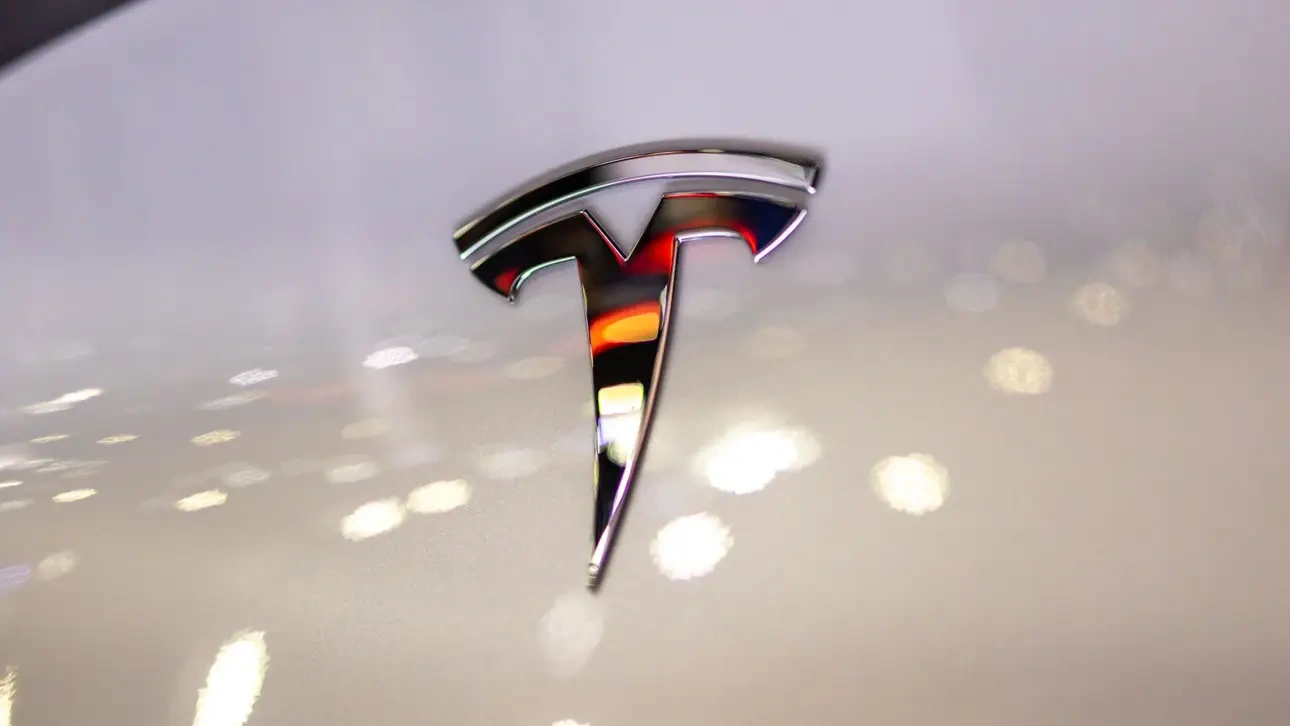 Ремонт старых Tesla может стать проще, если компания раскроет главное