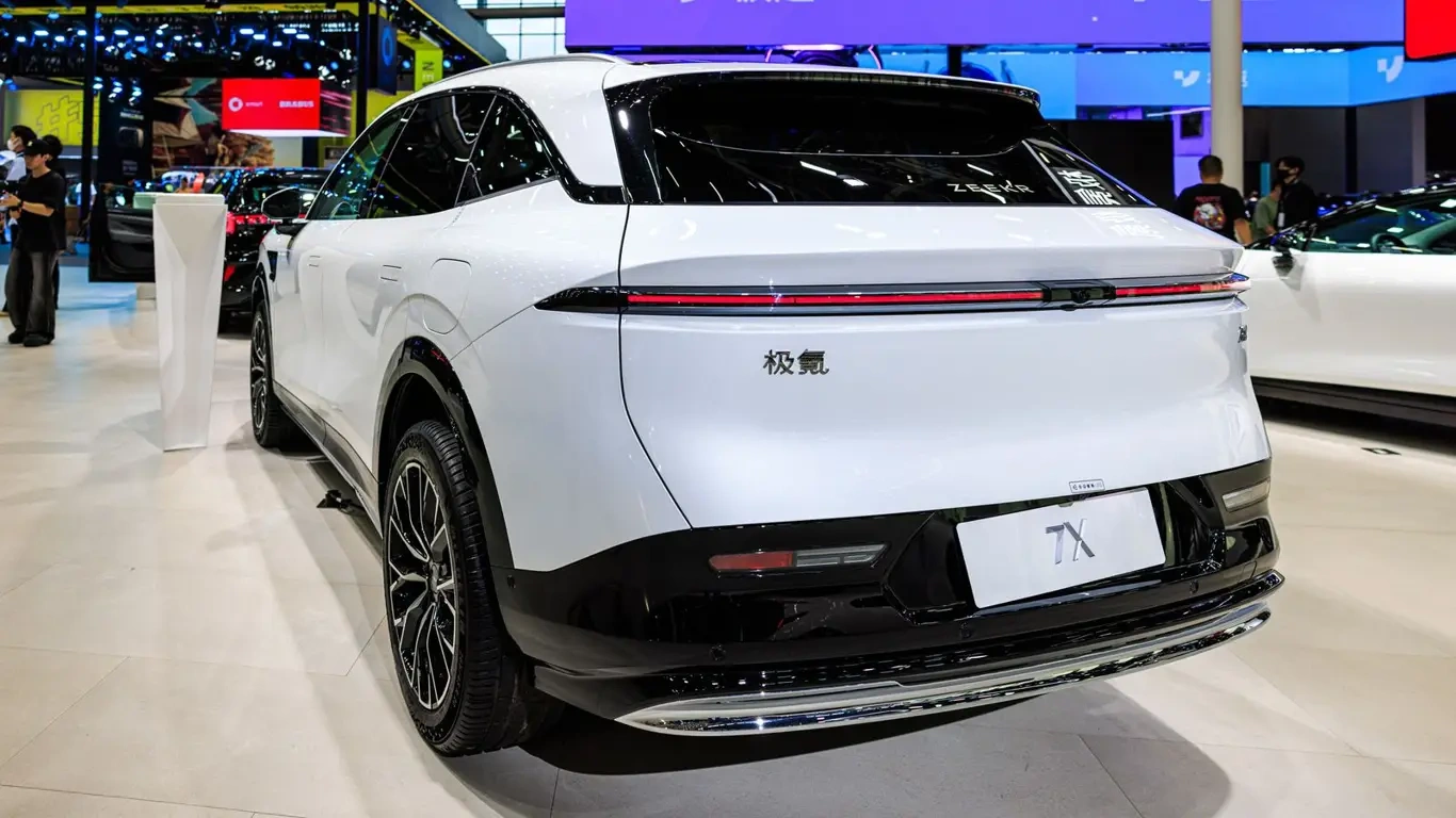   : Zeekr 7X       6,9  