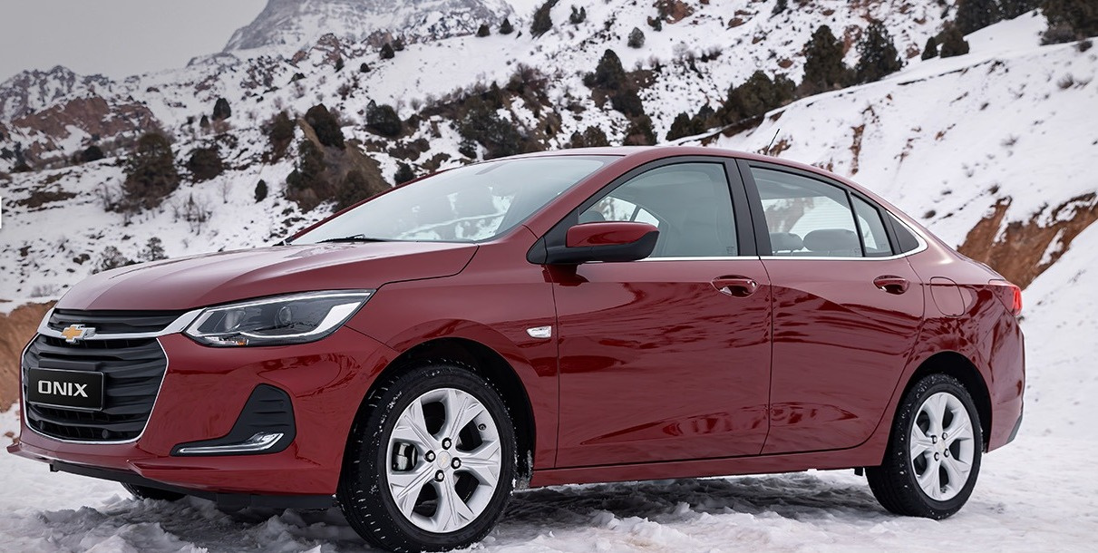   Chevrolet Onix    132-    Lada Vesta     2  