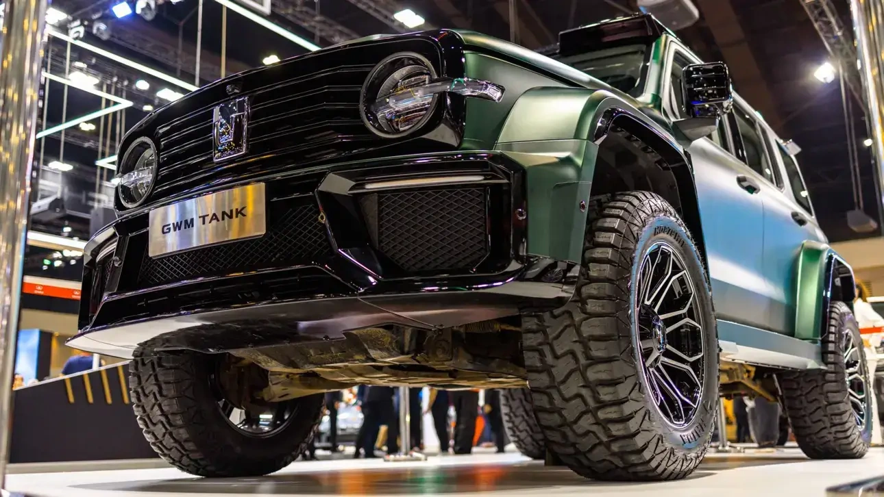����� Tank 300 ���� ������� � ������: �� 761 �.�. � 1122 ��