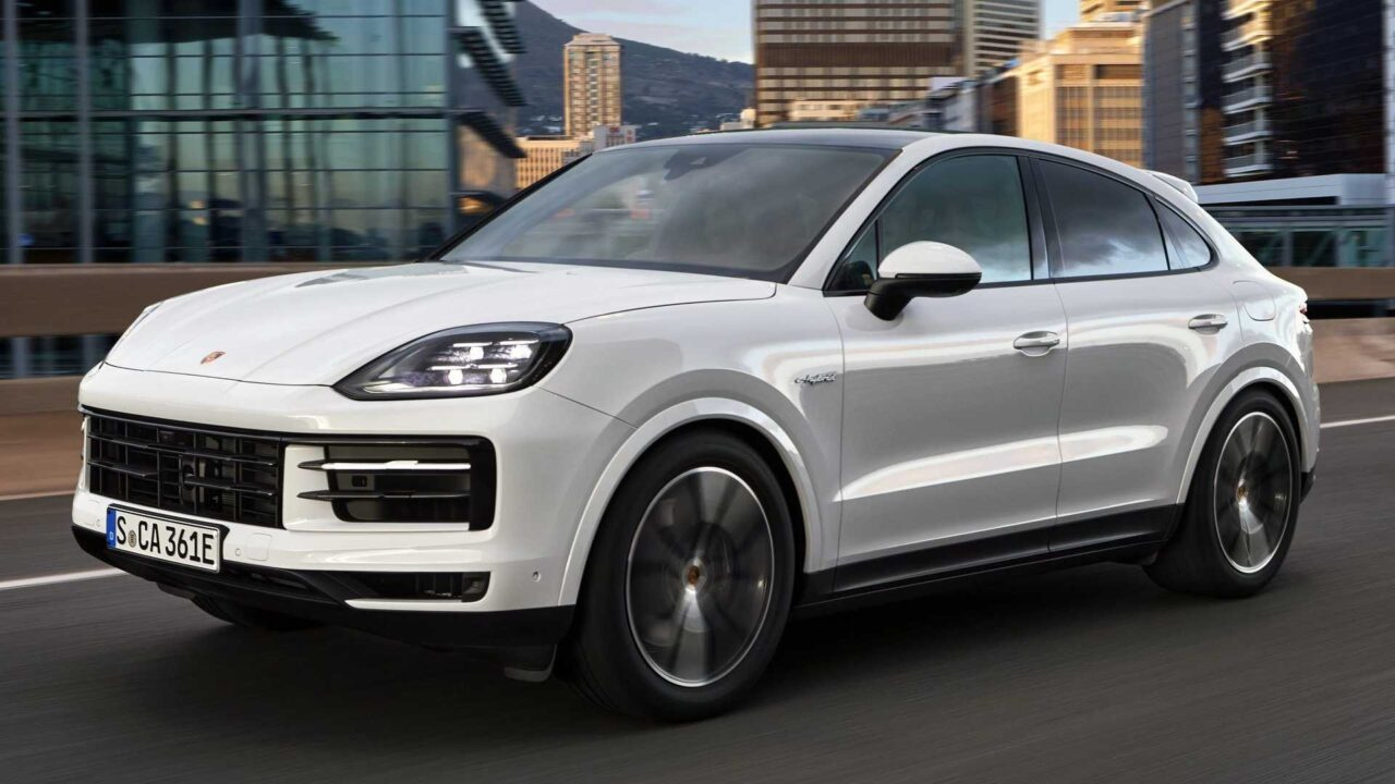 Porsche   Cayenne      2030 