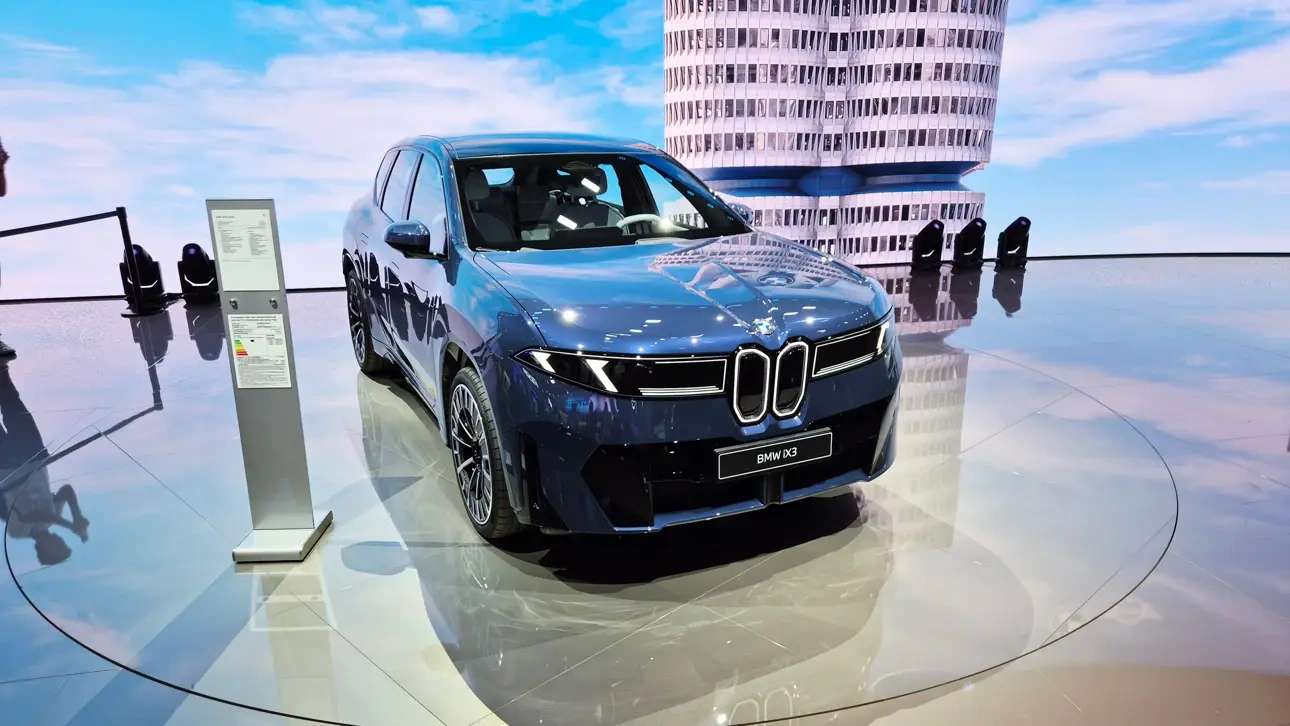       BMW iX3