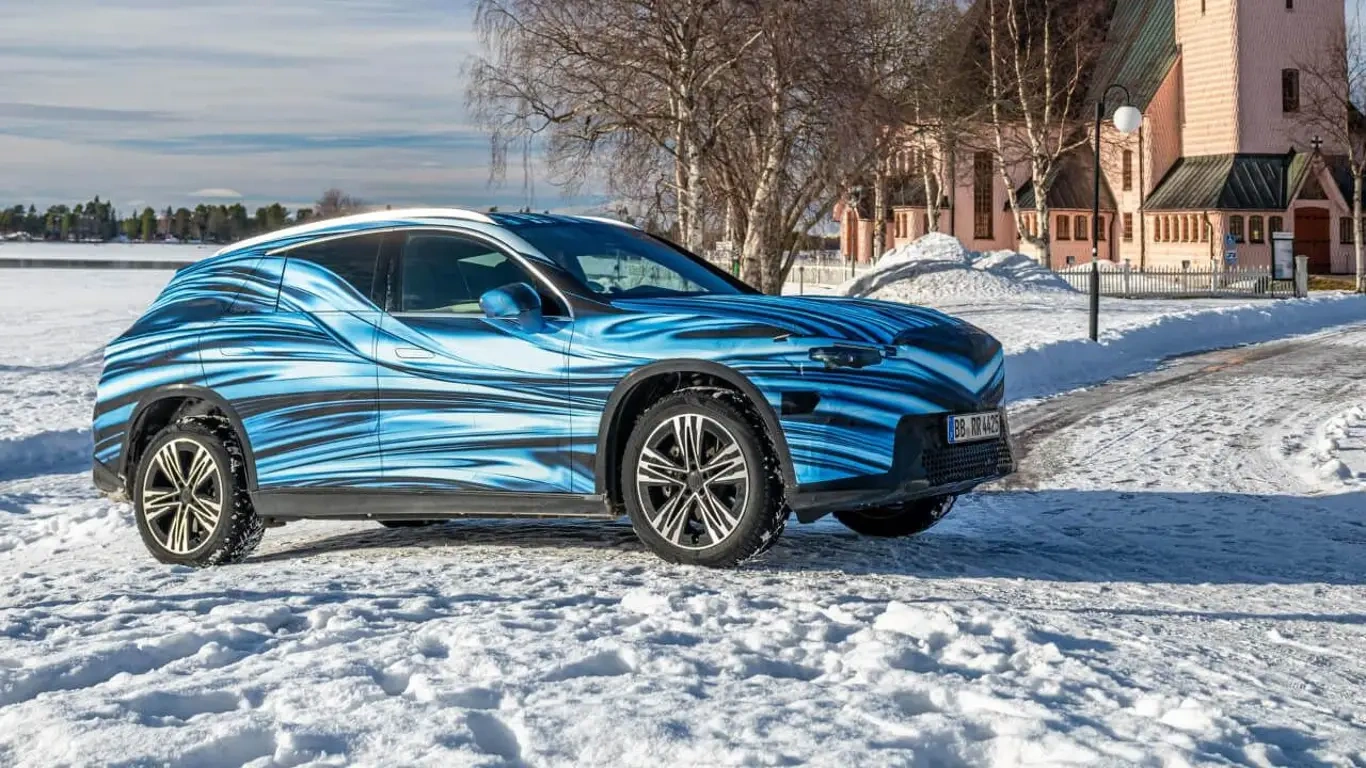    Mercedes:     Tesla