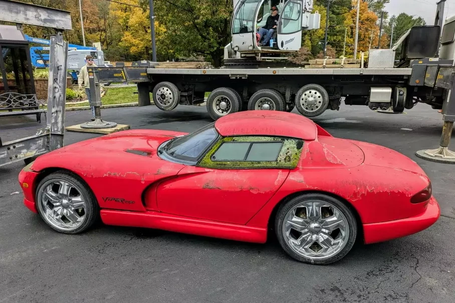    Dodge Viper  ,     