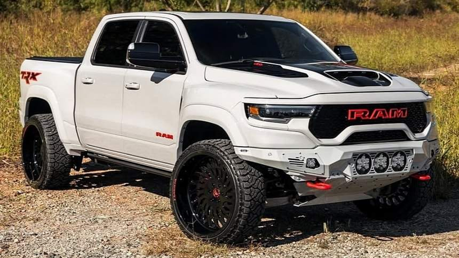 ������������� Ram 1500 TRX � 1550 �.�. ����������� ������� ����������