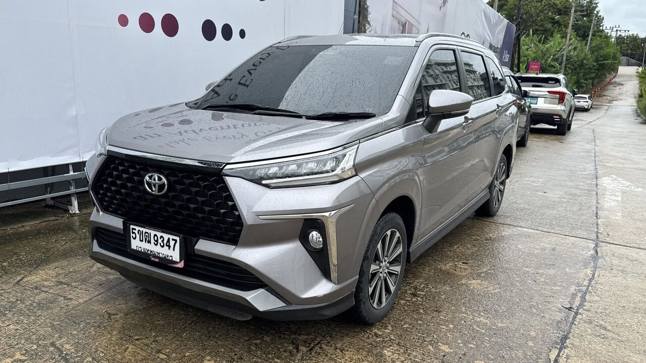 � �� ������ ����������� ����� ����������� Toyota Veloz �� ���� �� 2,3 ��� ������