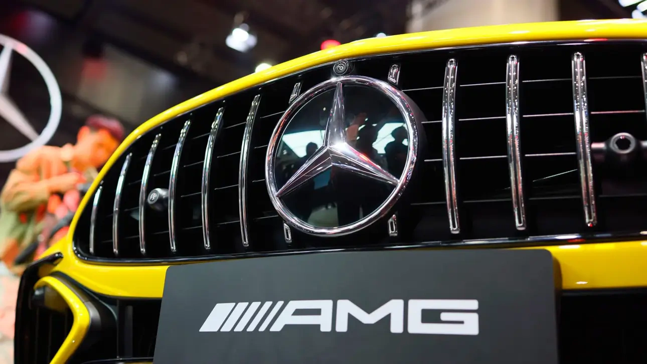 AMG  :  Porsche  Lotus  ,    Mercedes