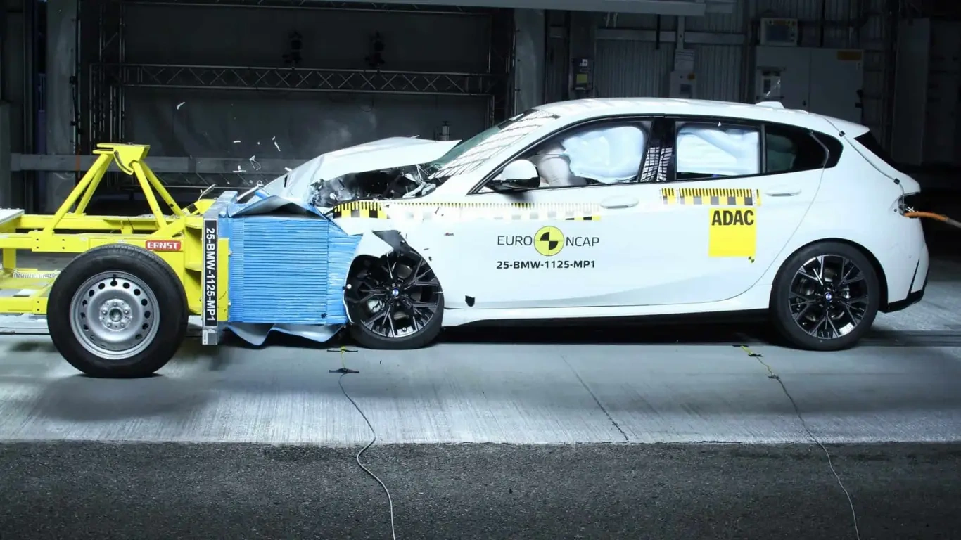  BMW 1 Series  - Euro NCAP