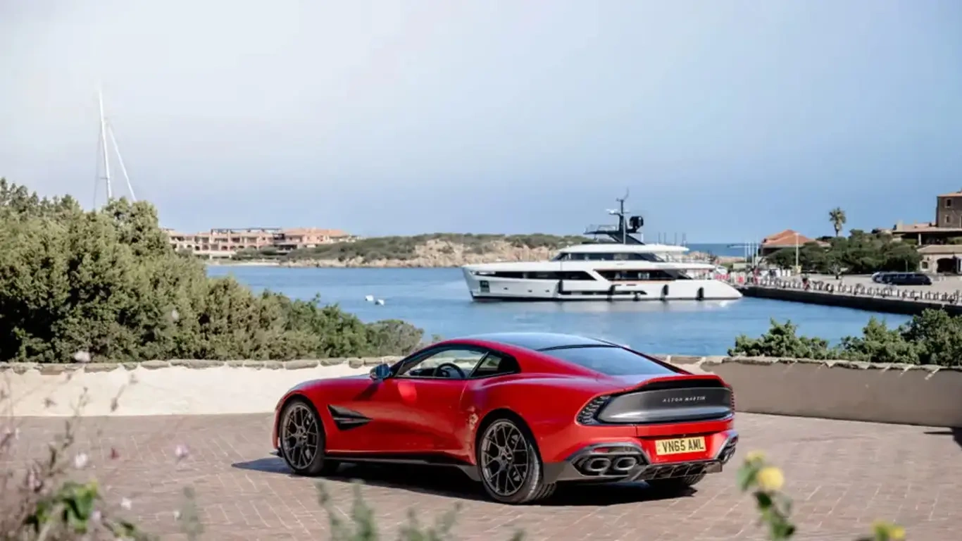     Aston Martin Vanquish  59  