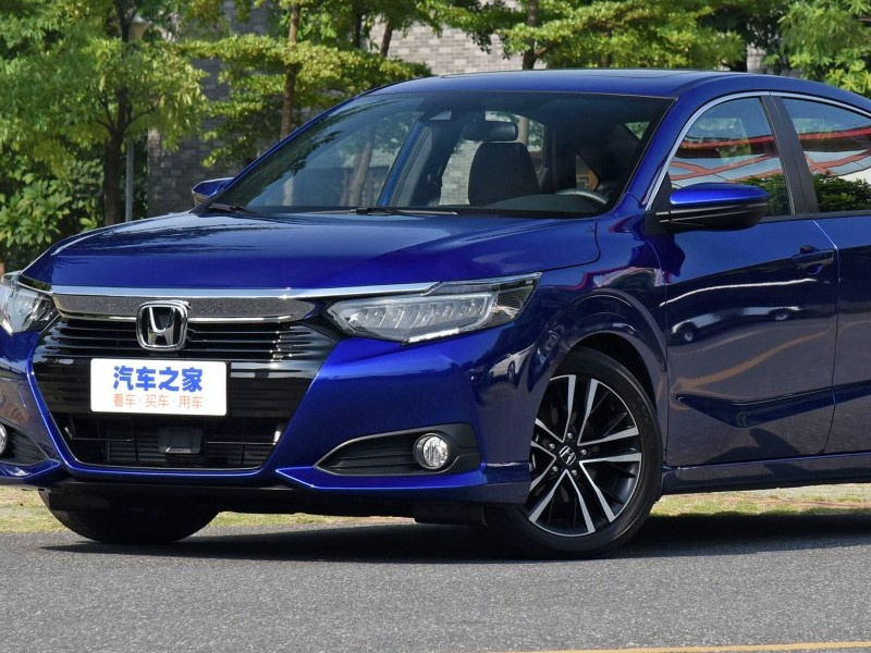  1,8  :      Honda Crider