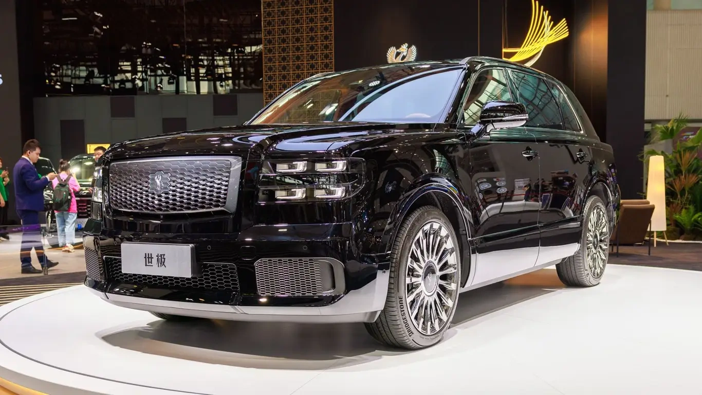 Седан ушел в прошлое: премьер Японии выбрала роскошный Century SUV