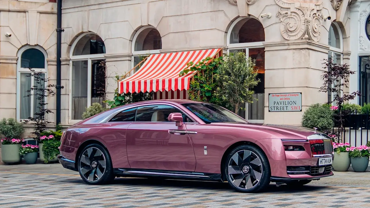 Rolls-Royce Spectre      $400 000