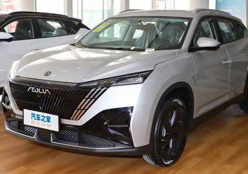 От 1,45 млн рублей: начались продажи нового кроссовера Dongfeng Mage