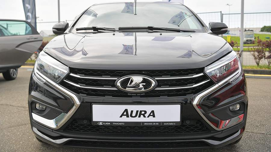   Lada Aura     