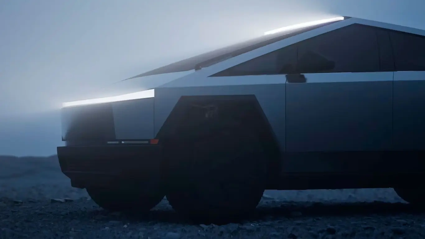   Tesla Cybertruck       