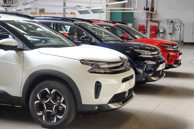 ""   Citroen C5 Aircross,     