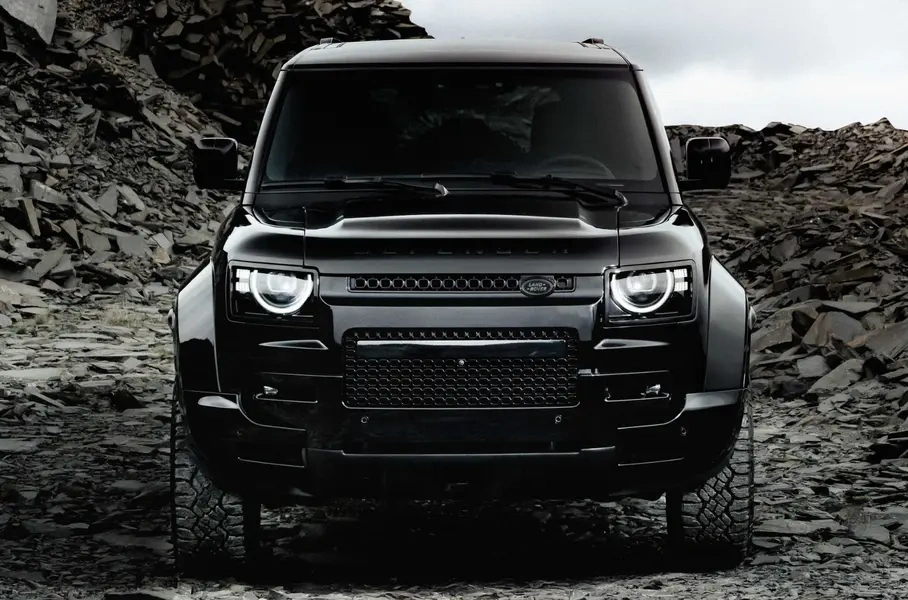 635- Land Rover Defender Octa    