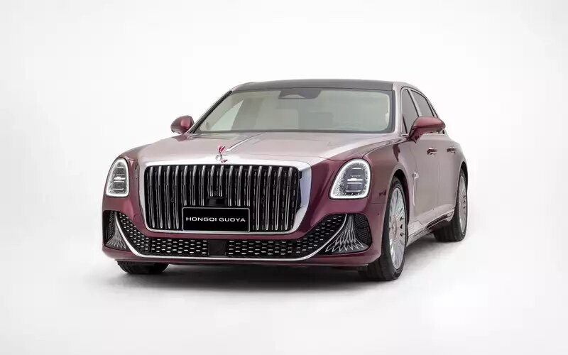 ��������� ��������� Aurus � Mercedes-Maybach ������� ��������� �� ���� � ������