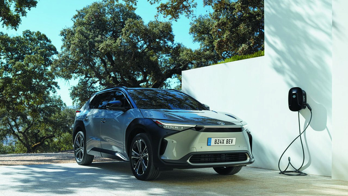 Toyota  :       2027 