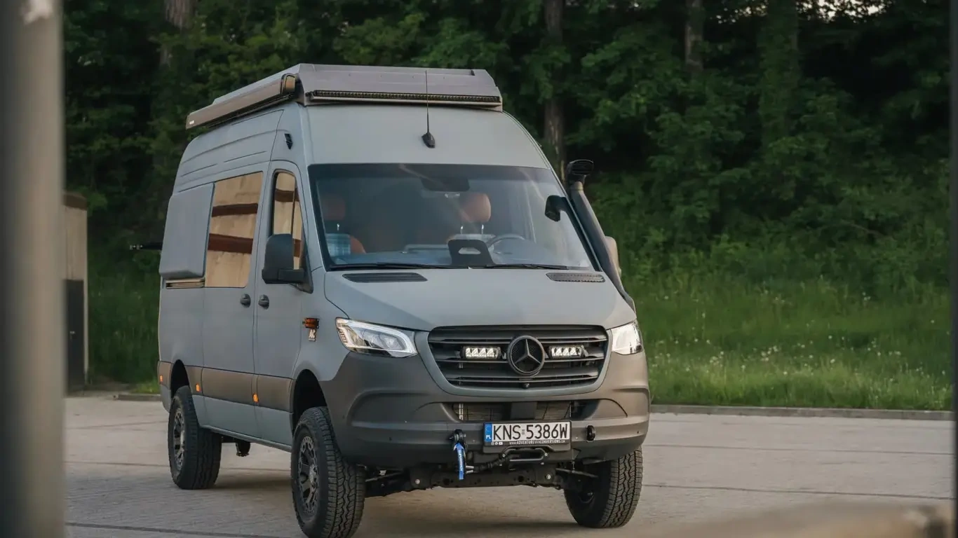 Range Rover �� ���� Sprinter: ������ Reef Rover �������� ��� �������������� ����� ��� ����������