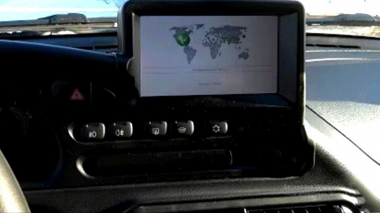   Apple CarPlay  Android Auto