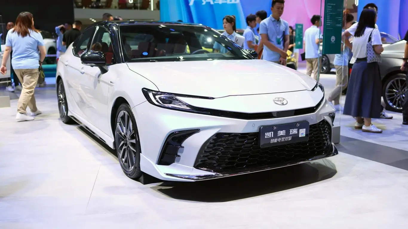   Toyota  :     