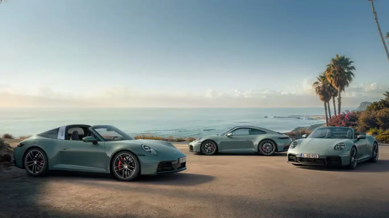Carrera 4S, Cabrio 4S  Targa 4S:  ,        