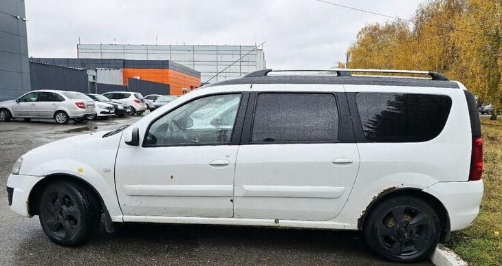  Lada Largus VIP          32