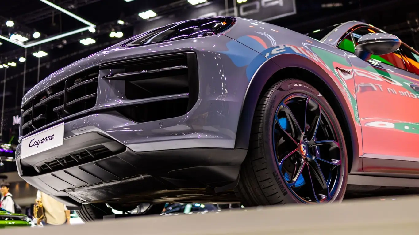 Porsche Cayenne Electric ������ �� ����-������: ���� �����, �� ��������� ��������