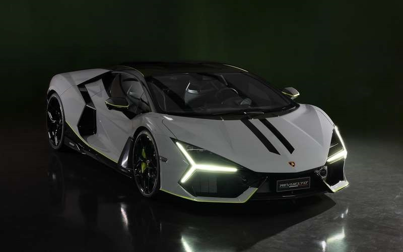       Lamborghini Revuelto   