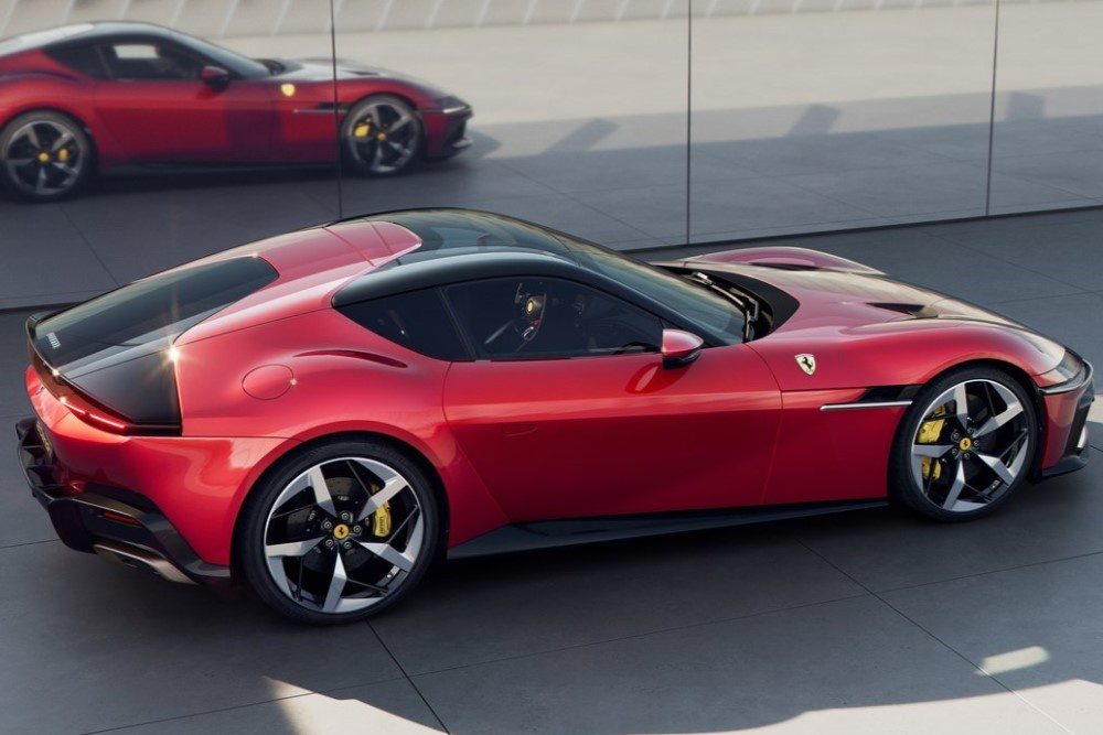     Ferrari 12Cilindri 2025  :  