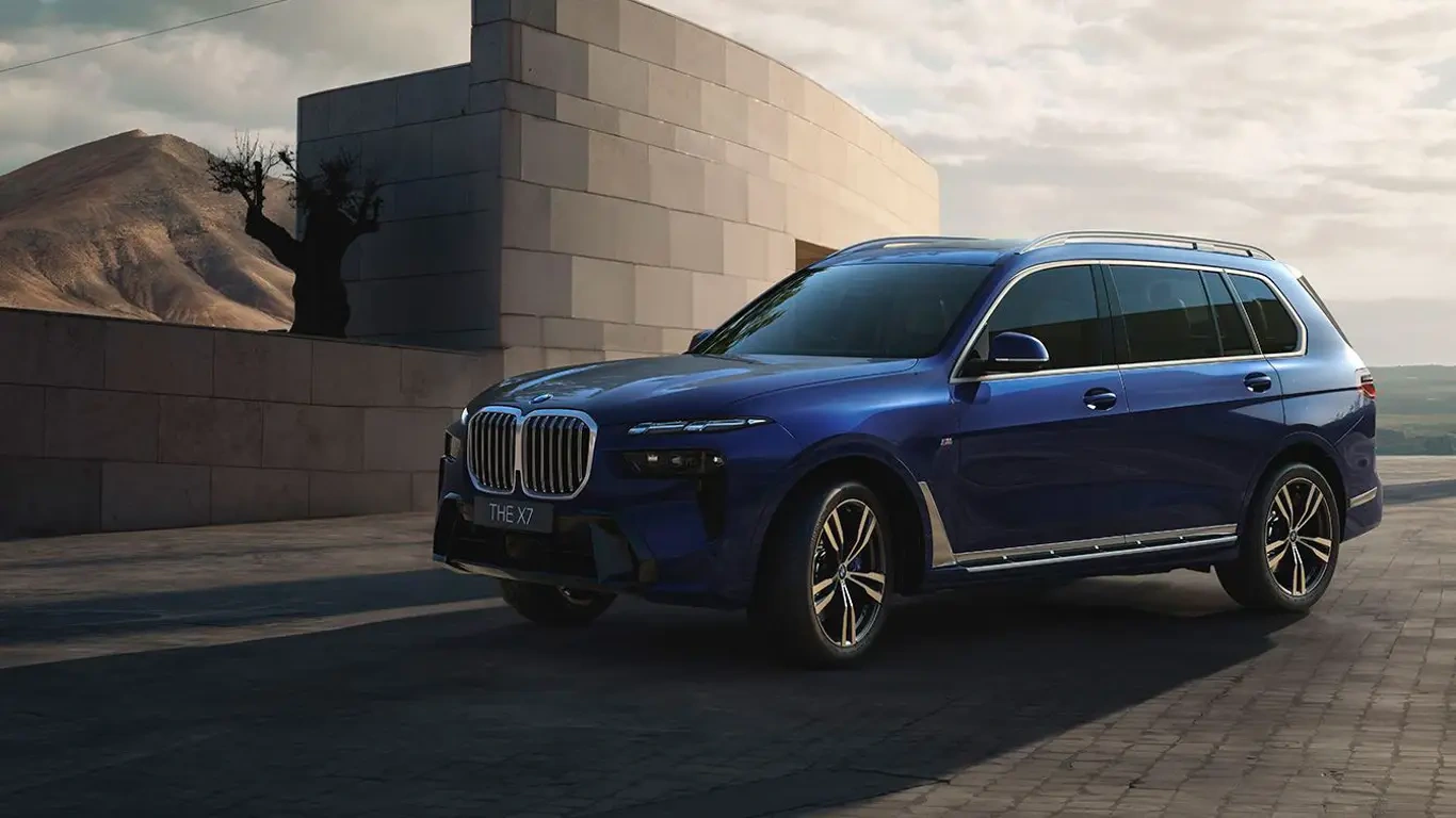   :  BMW X7   